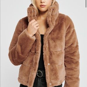 A&F Mini Faux-Fur Puffer Jacket S